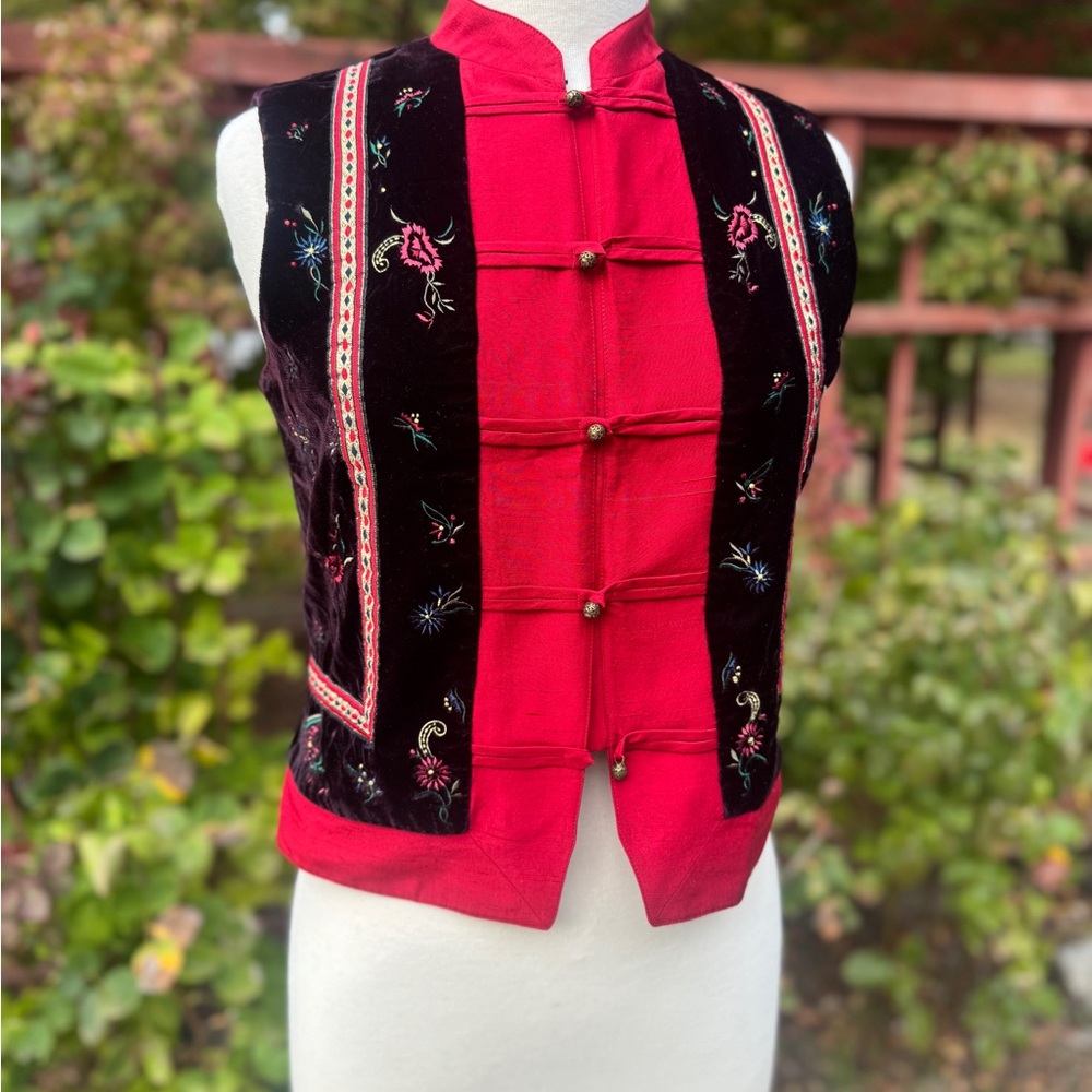 Vintage Ann Taylor Red and Black Vest